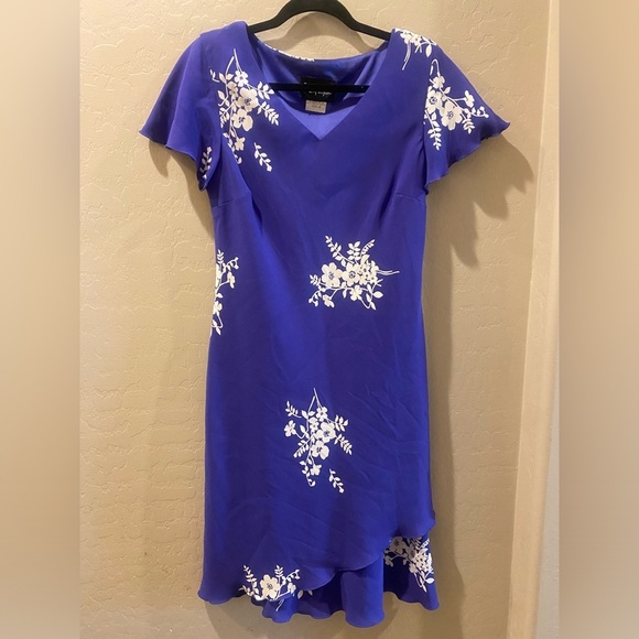 ‼️Blue Floral Dress‼️ - Picture 1 of 10